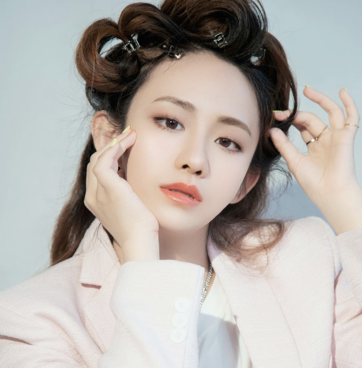 Yiyi