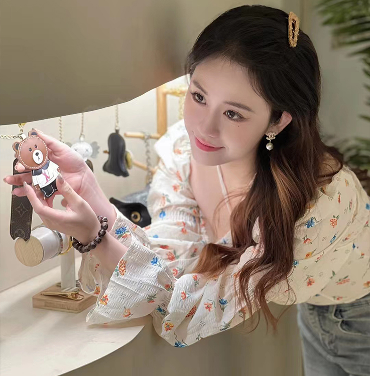 Yiyi